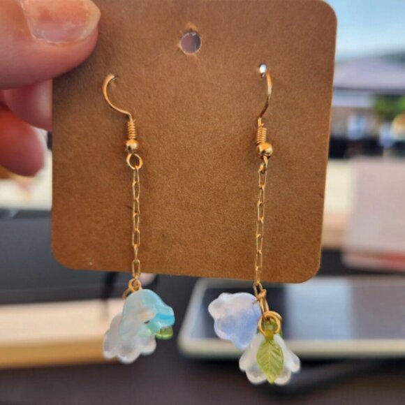 Handmade Twin Flower Drop Dainty Earrings - Picture 3 of 4